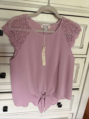 She + Sky Lavender Crochet-Sleeve Tie-Front Blouse